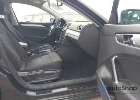 2017 Volkswagen Passat 1.8T S z USA, uszkodzony, nr VIN 1VWAT7A31HC009603